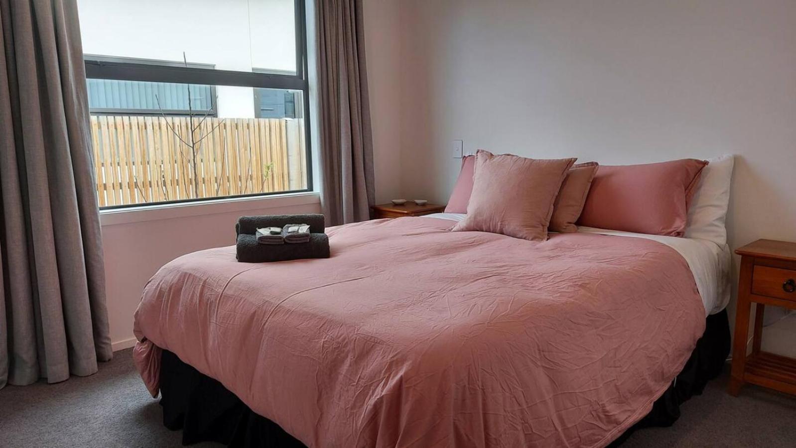 Sleek Suite By The Sand 1-Bedroom Dunedin Zewnętrze zdjęcie